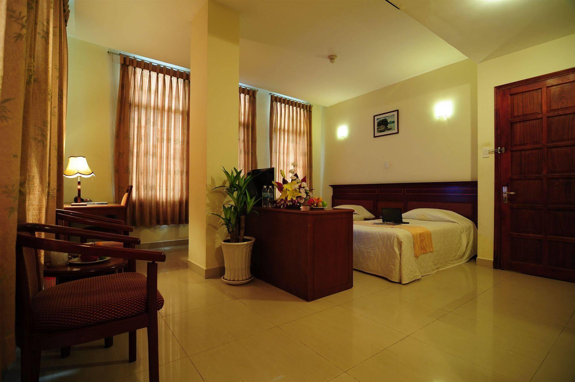 Khach San Phuoc Loc Tho 2 - 福禄寿 Hotel Ho Chi Minh City Bagian luar foto